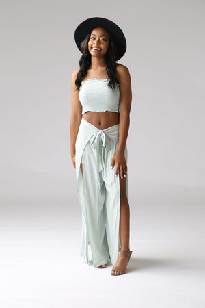 Two-piece mint set for teen girls, palazzo pants, side slit, flowy